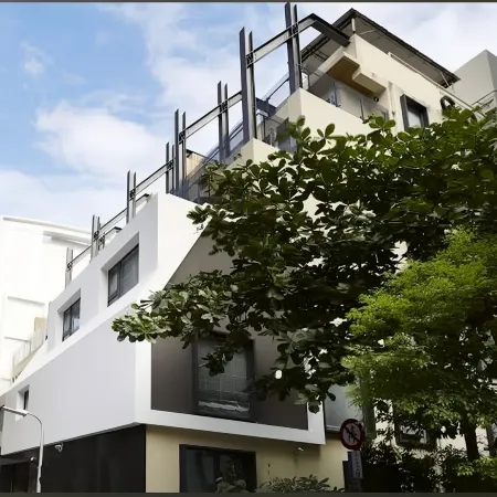 At Home Hotel Ximen Отели рядом с достопримечательностью «Храм Луншань»