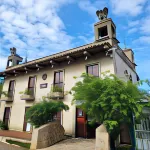 Hostal Casa de las Gargolas Hotels near Cueva de la sirena