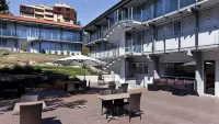 Kyriad Lyon Sud - Sainte Foy Hotel di Oullins