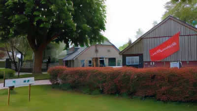 Bij Aquamarijn Hotels near Kunstwerk Spelende Beren
