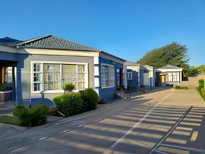 라마티에 게스트 팰리스 Thebe River Camping 주변 호텔