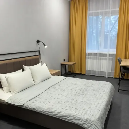 Декабрист на Лазебного Отели рядом с достопримечательностью «Памятник воинам танковой колонны "Комсомолец Забайкалья"»