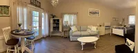 “Low Tide” cozy studio for two! - Condos