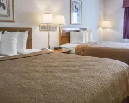 Quality Inn Hudsonville South - piscina