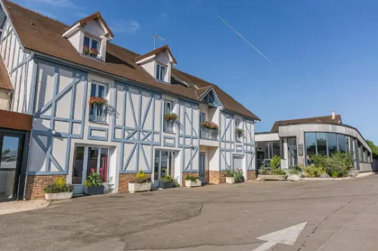 Aux Maisons, the Originals Relais (Relais du Silence)