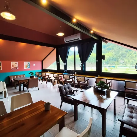Golden Sand Khaolak Resort Отели рядом с достопримечательностью «Водопад Ton Chong Fa»