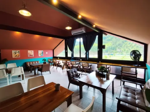 Golden Sand Khaolak Resort Отели рядом с достопримечательностью «Small Sandy Beach»