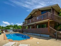 Boat Harbour Studio Apartments and Villas Hotels in Urangan
