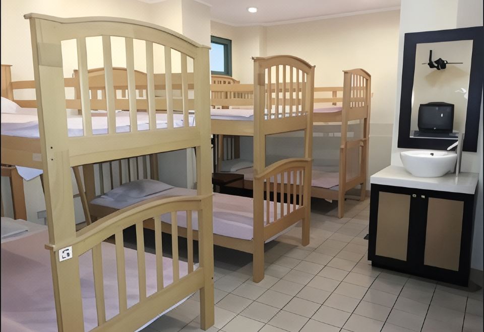 Hotel Mikka - Housity