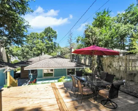 Mid-Century Cottage Beach Oasis Hotels in Gary