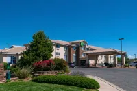 Holiday Inn Express & Suites Farmington (Bloomfield)
