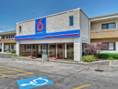 Motel 6 Villa Park, IL - Chicago West Hotels in DuPage County