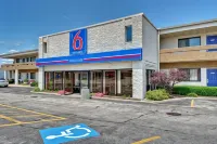 Motel 6 Villa Park, IL - Chicago West