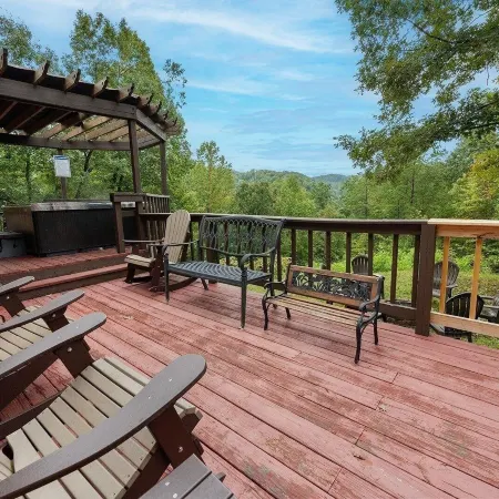 Enchanted Primrose 2 Bedroom Chalet by RedAwning