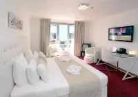 Hotel Palm Beach Hotels in Cannes