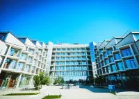 Золотой Затон Отели рядом с достопримечательностью «Волга Сити, Торговый Комплекс»