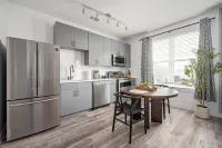 Cozy Living Space with Balcony and Modern Amenities - Charming Urban Oasis Hotels in Druid Hills
