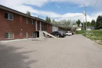 The Diamond at Kingston East - parking