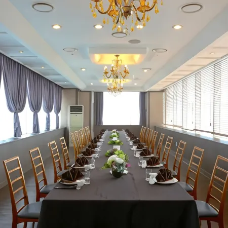 AW HOTEL Отели рядом с достопримечательностью «Станция метро Daegu»