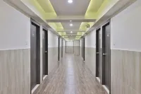 Hotel Nova Cross Road