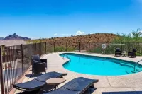 Spacious retreat in beautiful Fountain Hills. Close to everything!
