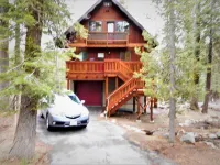 3 BR+loft, fam. rm., 2 bth, lg deck, close to major ski areas, trails, history. Hotel in zona Donner Summit California State Snopark