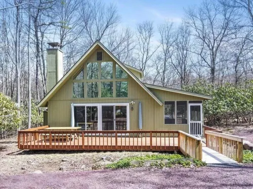 Hidden Gem by Lake Naomi Your Poconos family escape.