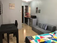 Lucena Meg's Studio Apmnt Deluxe Rm-Near SM-Wifi فنادق في لوسينا