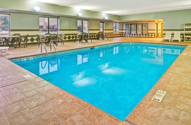 Wingate by Wyndham Cincinnati/Blue Ash photo 3
