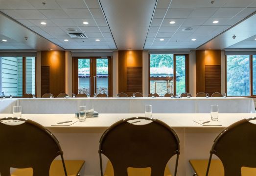 더 주니퍼 호텔 & 비스트로