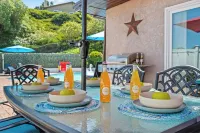 Cozy Coastal Hangout-Pool, Spa & Game Night Ready! فنادق في أوسيانسيدي