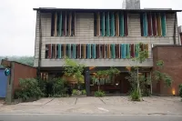Lake Avenue Hotel Kandy Hotels near Sri Dalada Maligawa