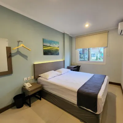 Hotel Parahyangan Hotels near Andir Train Station