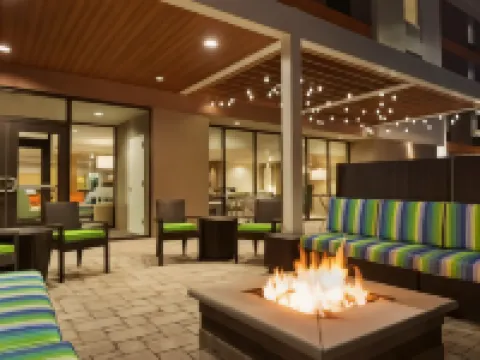 ホーム 2 スイーツ バイ ヒルトン シャンペーン / アーバナ シャンペーンのホテル