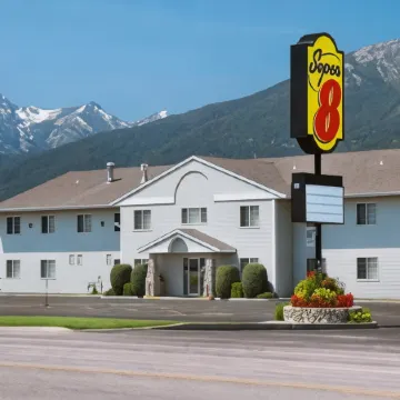 Super 8 by Wyndham Hamilton