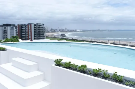 Point Waterfront Apartments Отели в г. Bluff