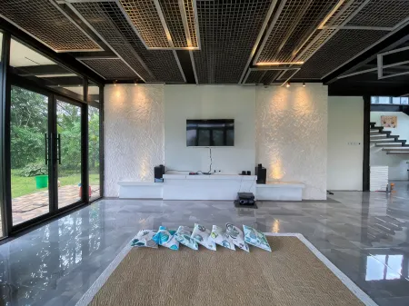 Villa Vive Trawas Отели в г. Gempol