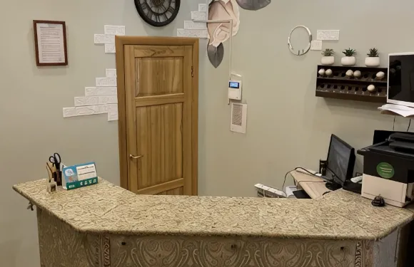 切納亞辰楚西納酒店