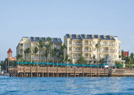Ocean Key Resort & Spa, a Noble House Resort Отели рядом с достопримечательностью «Ки-Уэст Баттерфлай энд Нейчер Консерватори»