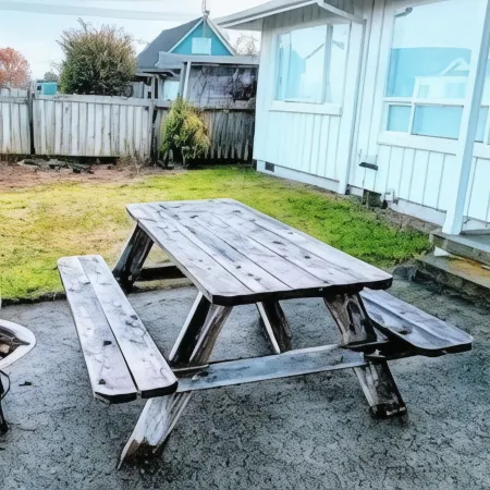 Downtown Designer Duplex close to Beach! Spa Tub, Sunroom, Game Room, EV & more!