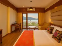 Hotel Hilltop Palace Hotels near Shilpgram