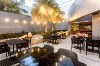 Ibis Styles Belem Hangar