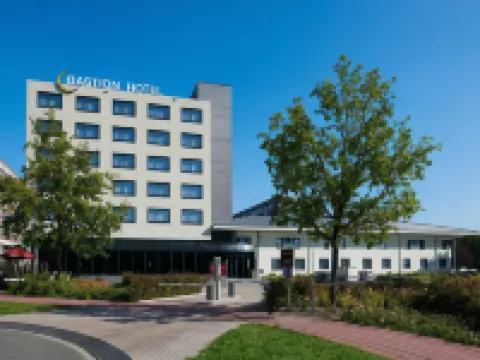 バスティオン ホテル ブレダ ブレッダのホテル