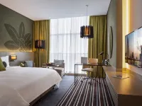 Downtown Rotana Hotel dekat Mall Moda