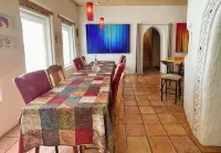 At Home in the Enchanted Forest of Carson between Taos & Ojo Caliente! - 온천