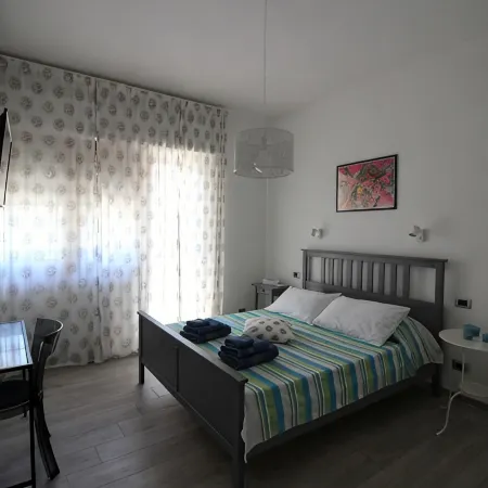 Ostia-apartment 50 mt from the beach, near historic center-sea view Отели рядом с достопримечательностью «Пляж Лидо-ди-Остия»