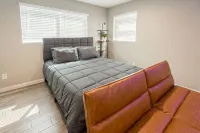 Cozy Downtown, Montrose Studio!Free parking ! - Condos