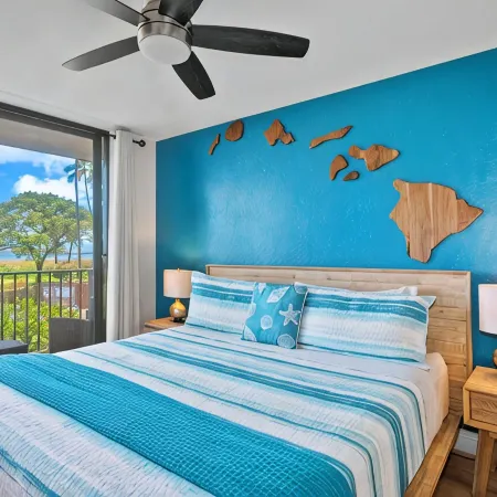 Oceanfront Maui Condo Renovated 2Br/2BA, Pool & Sunsets — Featured on Staycation