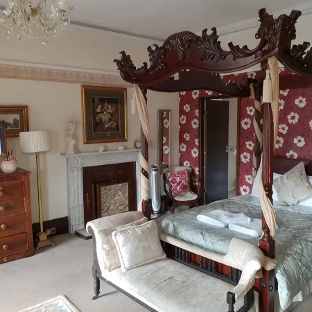 Georgian House Hotel
