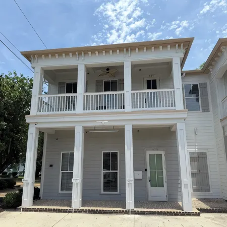 Viva Biloxi - one bed/one bath near Biloxi Beach & only one block to casinos!